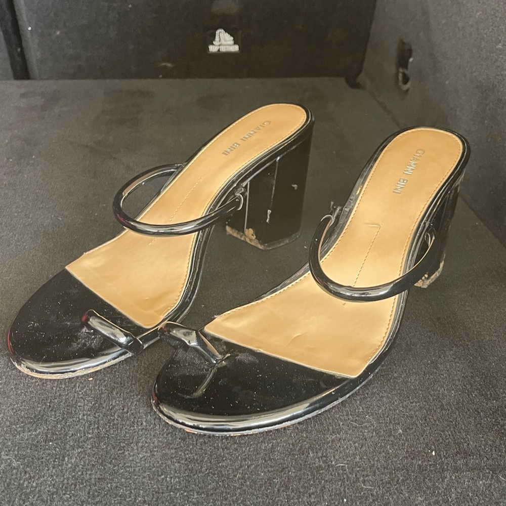 Used Gianni Bini sandals